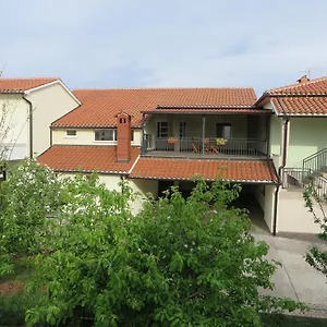apartment-mare-medulin.pula-hotels.org/